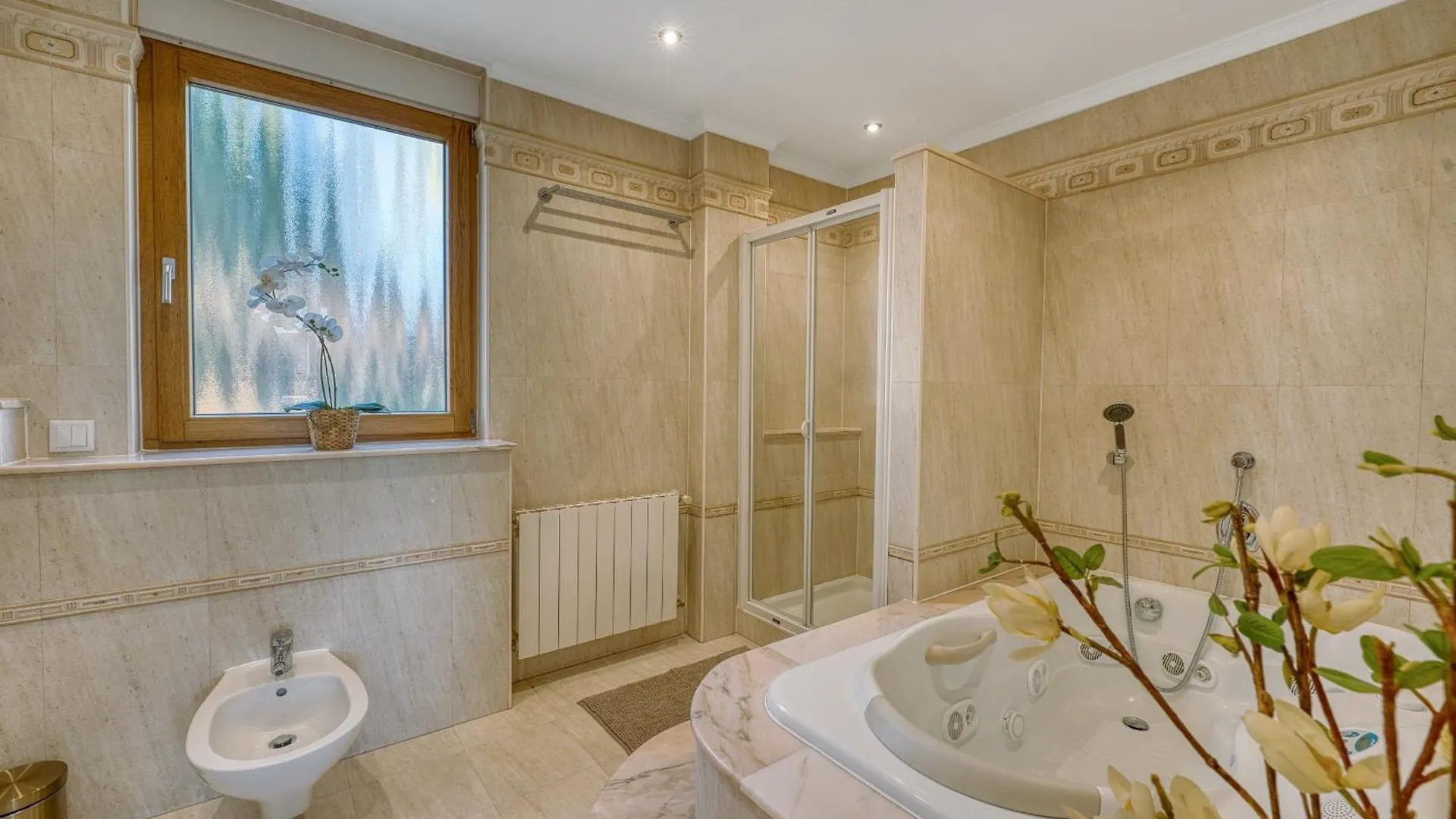 3077 Luxury Villa With Pool And Views In Elviria, Marbella